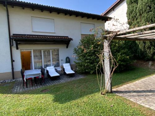 Vrt, Bellissimo appartamento con giardino sul lago di Lugano in Morcote