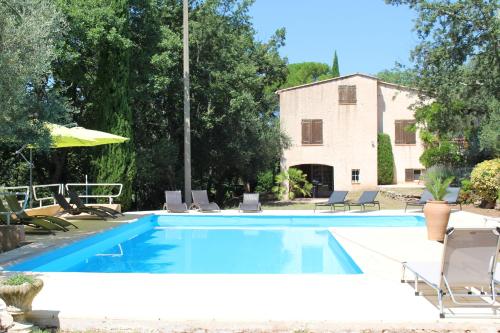 Villa Frédérick appartement 8 personnes - Location saisonnière - Bagnols-en-Forêt