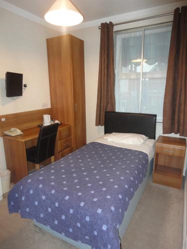 Warwick Lodge - image 8