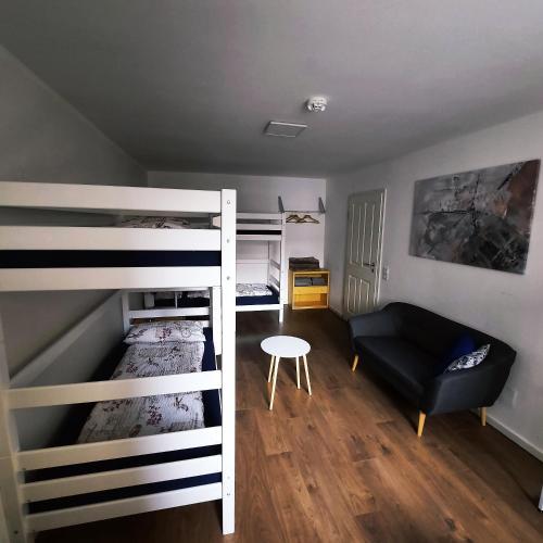FULL FLAT 3 BEDROOMS SAARBRUCKEN CENTER -11 PEOPLE 520m von Reichstraße entfernt