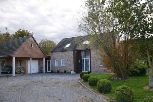 Le grand marronnier gîte à louer Martouzin-Neuville