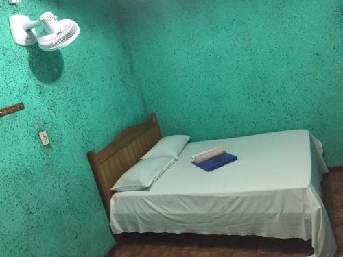 1 double bed, 1 twin bed