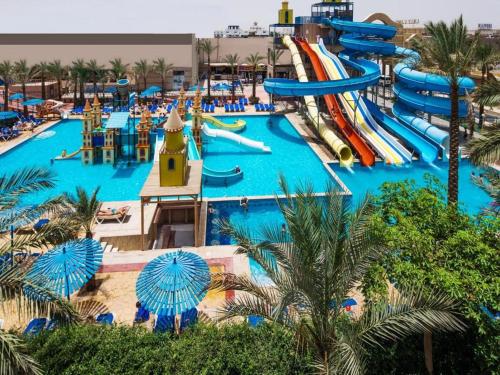 View aqua Resort &Aqua Park - Studios and suites inside mirage bay aqua Park