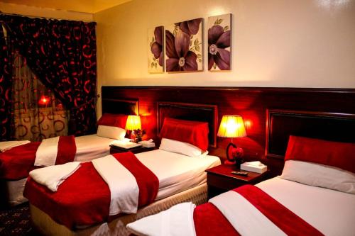 Karoon Hotel - main image