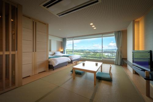 Family Room with Sea View