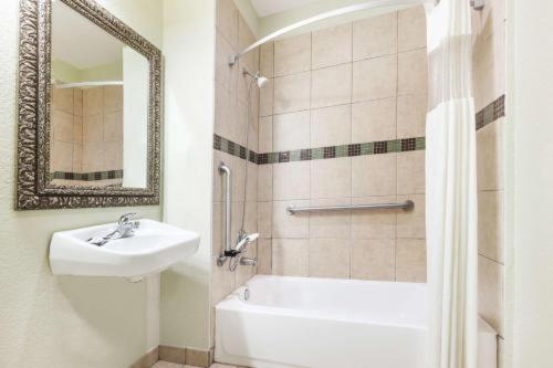 Grander Inn & Suites by IHG, Tyler (foto 10)