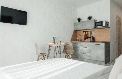 Петрова 221д/1 Отличная квартира посуточно! - main image