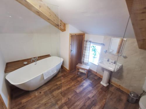Bathroom, The Trotting Mare Caravan Park - Adults Only in Wrexham