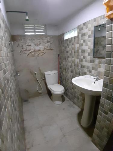 3 bedrooms, 4 beds
