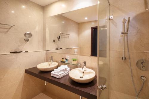 Business Hotel First - image 8