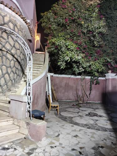 private entrance studio