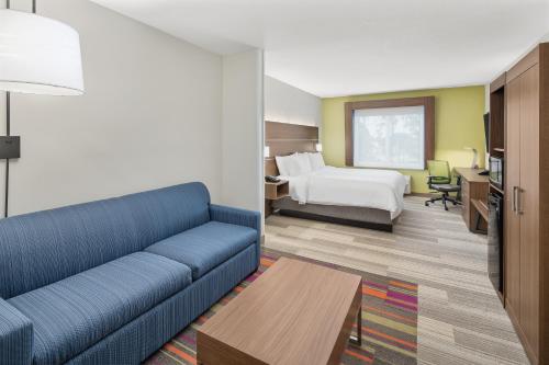 Holiday Inn Express Hotel & Suites Palm Bay, an IHG Hotel