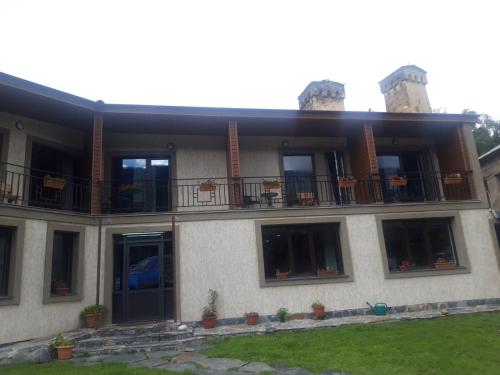 外部景觀, Galash-R in 梅斯蒂亞