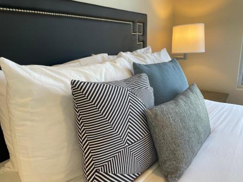 Riverfront Park Travel Apartments - image 8