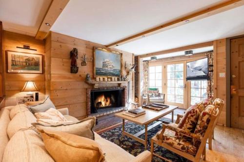 House Steps to Gondola and Vail Village in Vail, USA