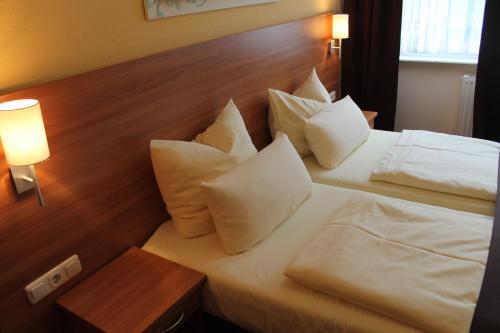 Hotel Harburger Hof - image 2