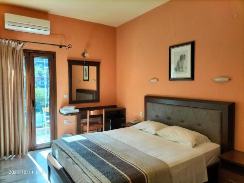 Spanias Hotel - main image