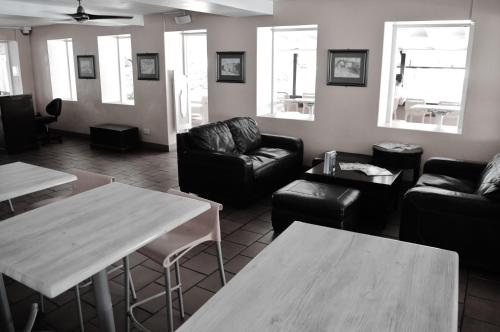 Bar/Lounge, Mariners Hotel in Arnos Vale