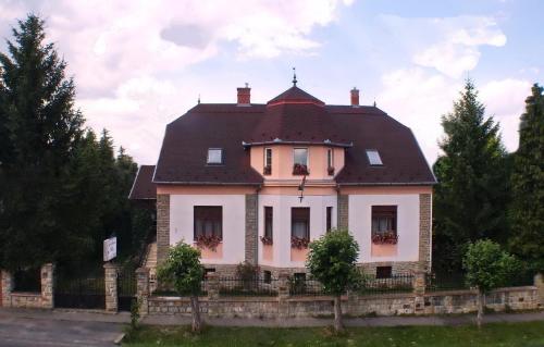  Illés Vendégház, Pension in Keszthely