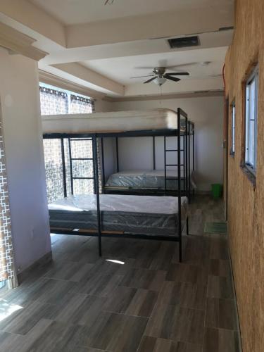 Susu’Z Village Hostel and Rooms in La Ventana