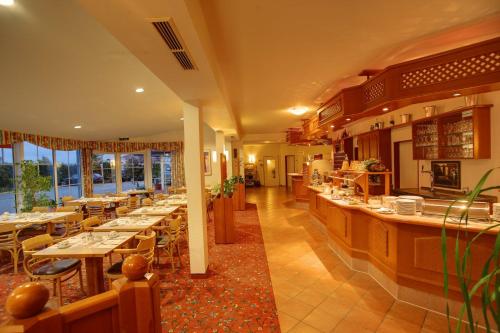 餐廳, 朗恩諾摩塔納酒店 (Hotel Montana Lauenau) in 勞厄瑙