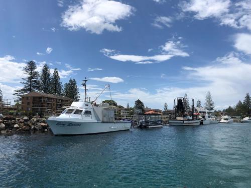 Anchorage 10, Tuncurry (photo 7)