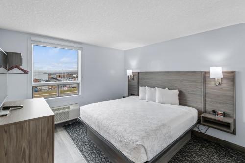 Emerald Hotel & Suites Calgary Airport