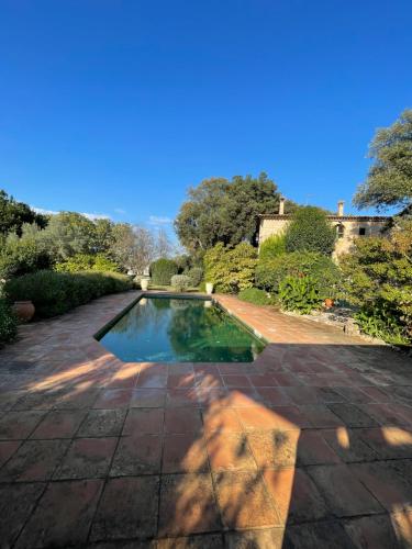 Can Patrona: XIX cty Rural Retreat with Pool & BBQ gîte à louer Lligordà