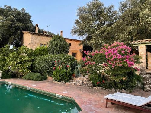  Can Patrona: XIX cty Rural Retreat with Pool & BBQ in Serinyà
