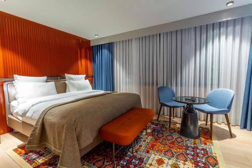 Mercure Trabzon Hotel Room Type - Family sea view room with 1 double bed and 2 single beds