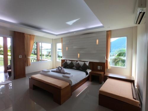 room detail thumbnail 1