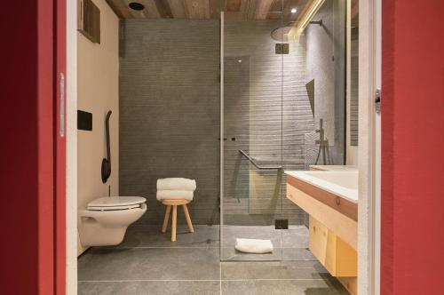 room detail thumbnail 2