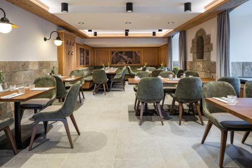 Étterem, Hotel Goldener Hirsch in Kaufbeuren