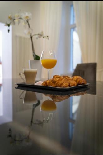 Downtown Napoli b&b - e si nun canto moro Room Type - Standard King Room
