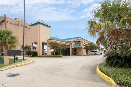 Rodeway Inn & Suites