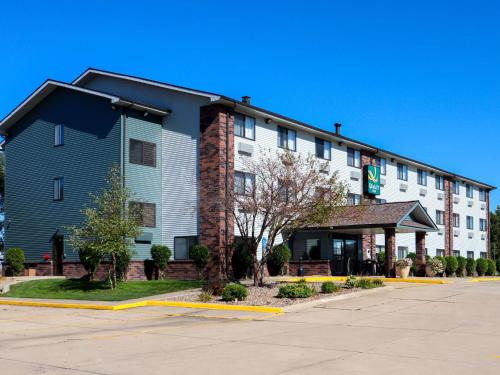 Quality Inn & Suites Bloomington I-55 and I-74