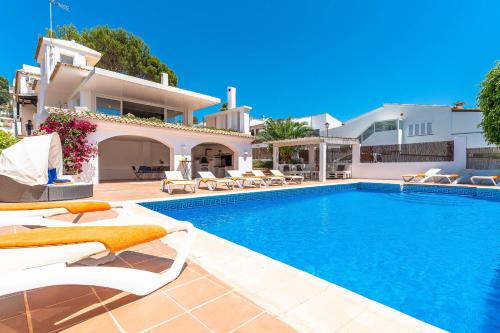 3001 Schöne Villa am Meer in Sant Elm