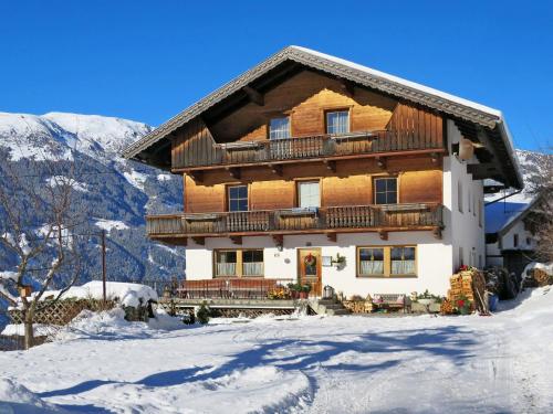  Apartment Maiklerhof - MHO787 by Interhome, Pension in Ramsau im Zillertal