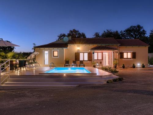 Holiday Home Liberat by Interhome – khách sạn tại Gracisce