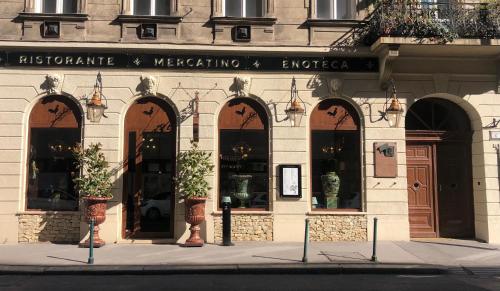 Supreme City Center Apartment - image 2