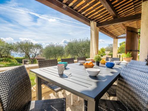 Holiday Home La Mesnière by Interhome (Holiday Home La Mesniere by Interhome) in กาโร