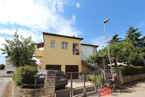 Apartments Godena