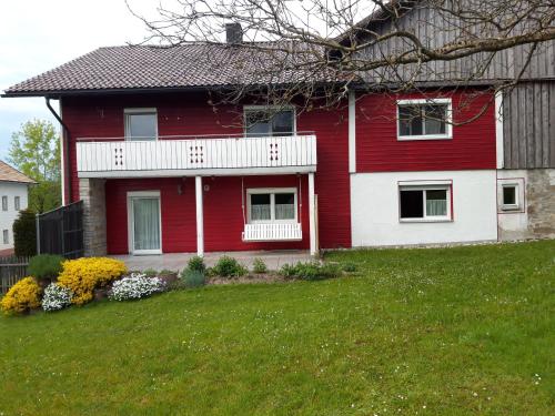 Ferienwohnung im Seidlerhof mit Balkon und Garten 4.1km von Oberstrahbergmühle entfernt