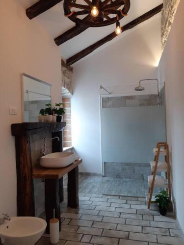 Beautiful 3-Bed House in Kotli