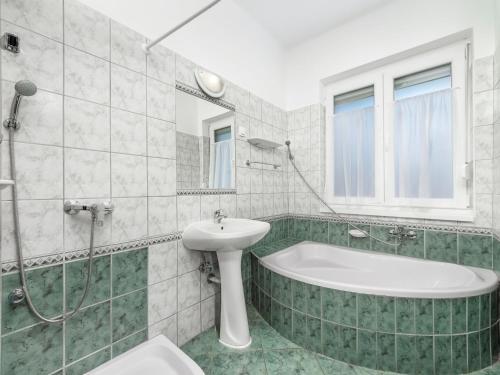 Holiday Home Silver Pinea by Interhome in Balatonmariafurdo