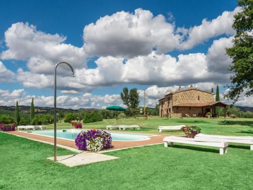 Holiday Home Casale Poggio Lupinaio by Interhome