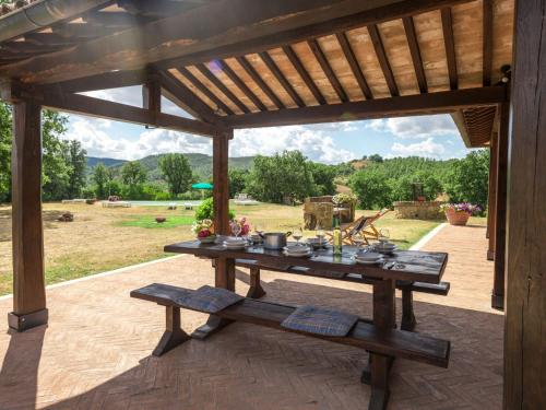  Holiday Home Casale Poggio Lupinaio by Interhome in San Martino