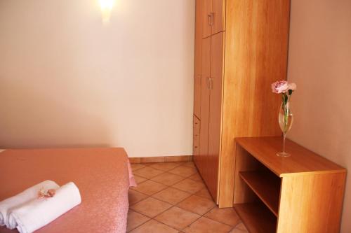Double Room image 3