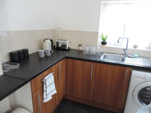 Palmerston House Large 5 Bed House sleeps 12