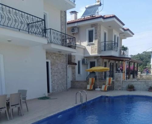 Fabulous 3 bedroom Apartment in Dalyan with pool